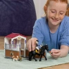 Schleich 42437 ZAGRODA DLA KONI konie figurki stajnia Horse Club koń pies